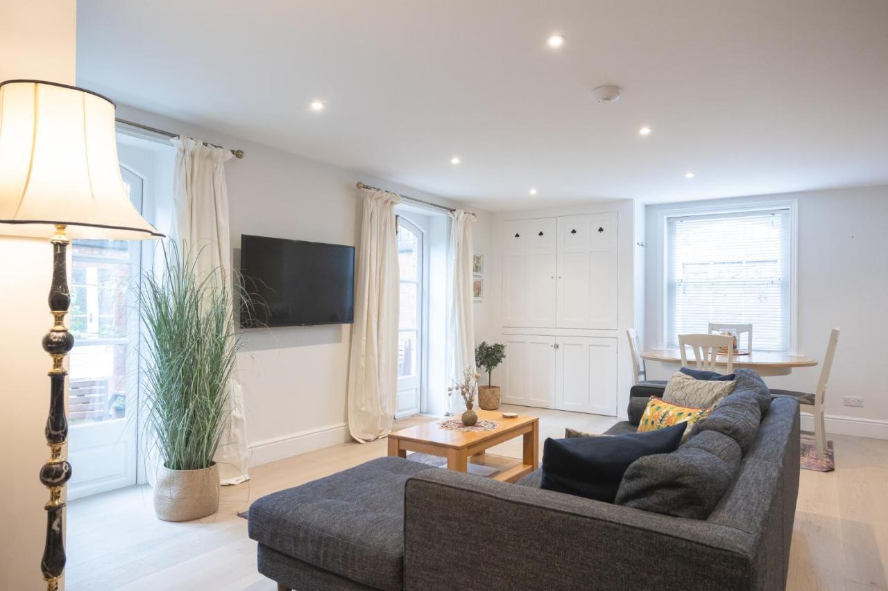 Apartamento Spacious 2br Victorian Flat In Cotswolds - Free Parking *