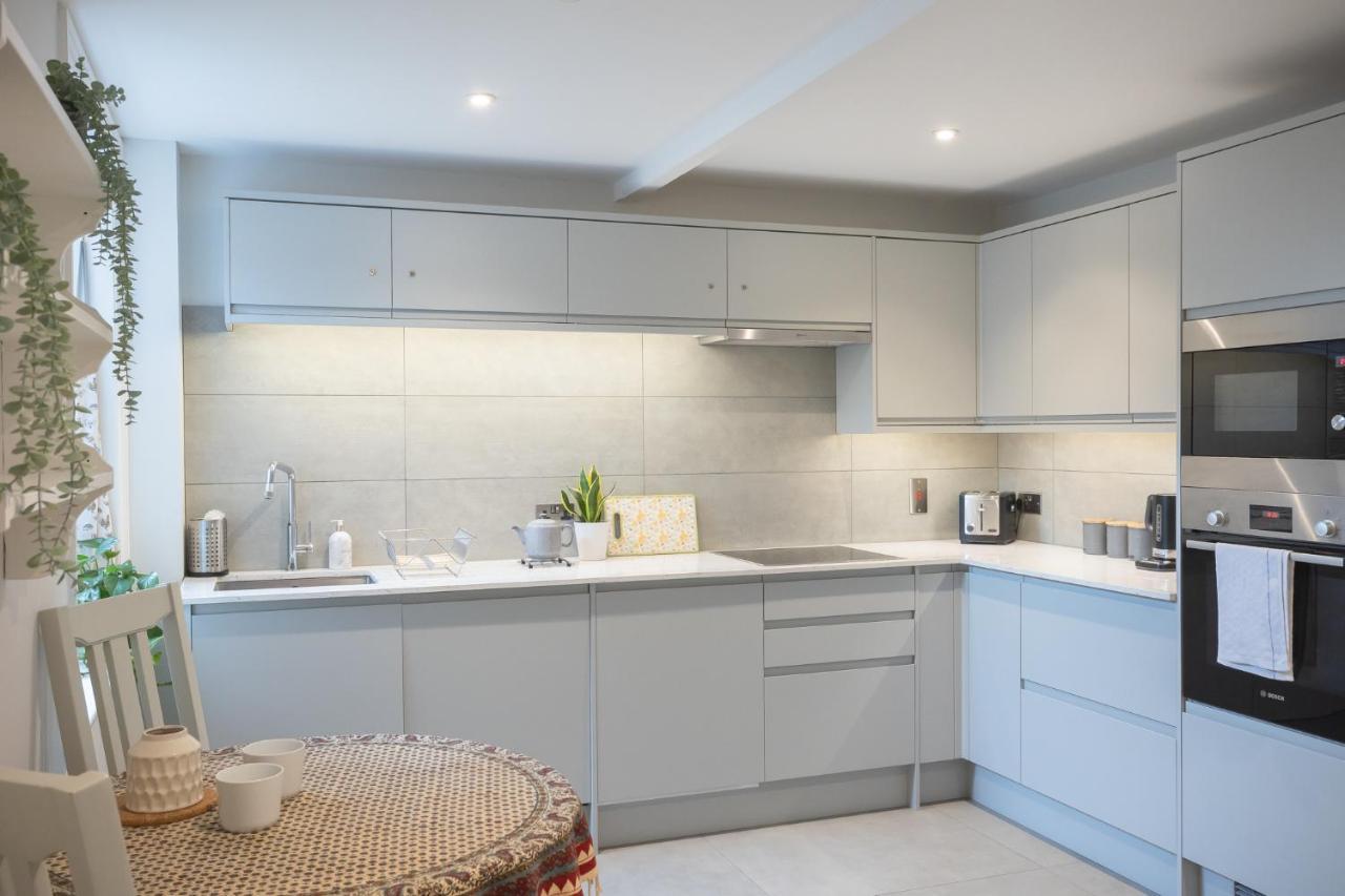 Apartamento Spacious 2br Victorian Flat In Cotswolds - Free Parking *